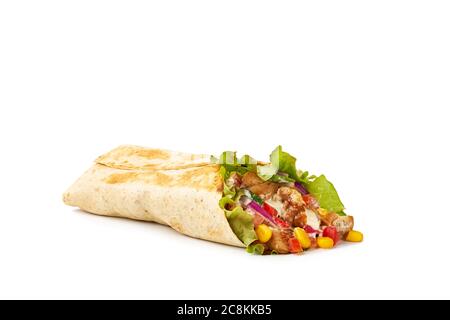 Tortilla Wrap mit Gemüse gebratenes Hühnerfleisch und Sauce Stockfoto