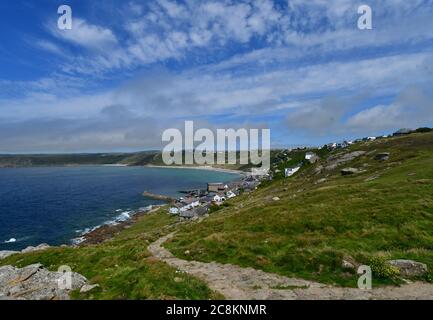 17.Juli National Trust Mayon Cliff's Walk zwischen Sennen Cove und Land's End in Cornwall an einem warmen Nachmittag.Bildnachweis Robert Timoney Stockfoto