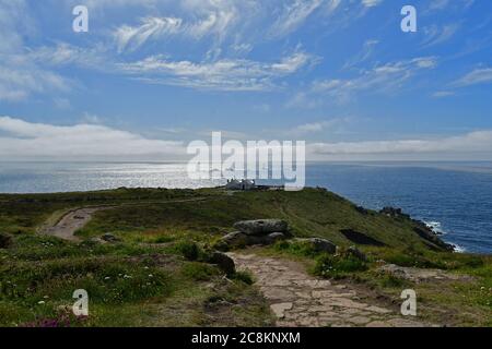 17.Juli National Trust Mayon Cliff's Walk zwischen Sennen Cove und Land's End in Cornwall an einem warmen Nachmittag.Bildnachweis Robert Timoney Stockfoto