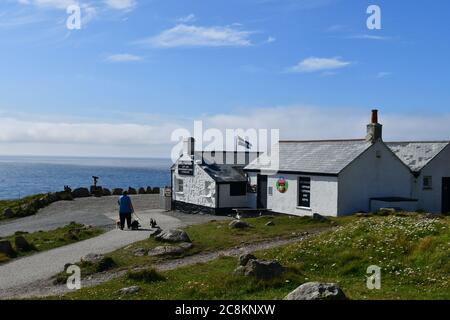 17.Juli National Trust Mayon Cliff's Walk zwischen Sennen Cove und Land's End in Cornwall an einem warmen Nachmittag.Bildnachweis Robert Timoney Stockfoto