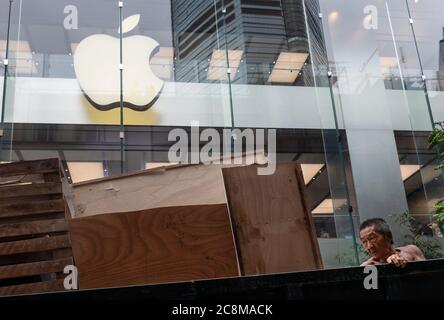 Hongkong, China. Mai 2020. American multinationale Technologie-Unternehmen Apple Store und Logo in Hongkong gesehen. Kredit: Budrul Chukrut/SOPA Images/ZUMA Wire/Alamy Live Nachrichten Stockfoto