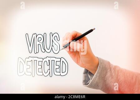 Textschild mit dem Hinweis „Virus entdeckt“. Business Foto Text ein Computerprogramm verwendet, um zu verhindern und entfernen Malware Modell zeigt verschiedene Aufnahmen von Holdin Stockfoto