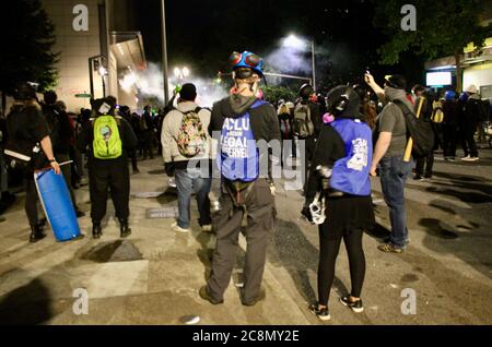 Portland, Oregon, USA. Juli 2020. Portland Proteste wachsen und Chaos verschärft sich Kredit: Amy Katz/ZUMA Wire/Alamy Live News Stockfoto