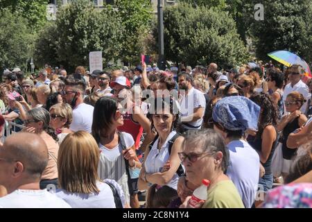 Mailand, Italien. Juli 2020. Keine Maske, keine vax-Demonstration in Mailand, aber die Demonstranten haben die Regeln der sozialen Distanzierung und die Pflicht, eine Maske für die Versammlung der Menschen in der Region Lombardei zu tragen, nicht beachtet. (Foto von Luca Ponti/Pacific Press) Quelle: Pacific Press Agency/Alamy Live News Stockfoto