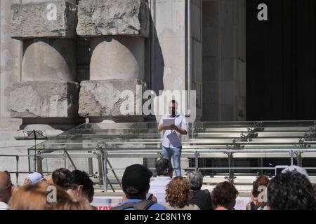 Mailand, Italien. Juli 2020. Keine Maske, keine vax-Demonstration in Mailand, aber die Demonstranten haben die Regeln der sozialen Distanzierung und die Pflicht, eine Maske für die Versammlung der Menschen in der Region Lombardei zu tragen, nicht beachtet. (Foto von Luca Ponti/Pacific Press) Quelle: Pacific Press Agency/Alamy Live News Stockfoto
