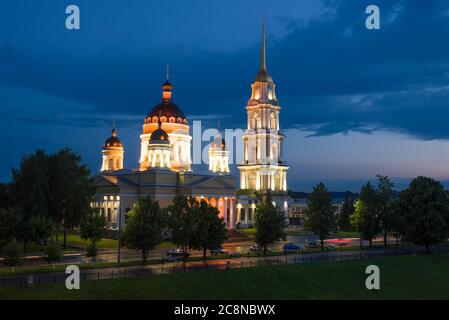 Verklärung Kathedrale in der Abendlandschaft. Rybinsk, Russland Stockfoto