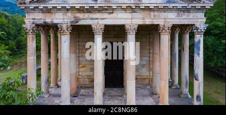 Neoklassizistische Kirche San Jorge in Las Fraguas, Arenas de Iguña. Besaya Valley, Kantabrien, Spanien, Europa Stockfoto