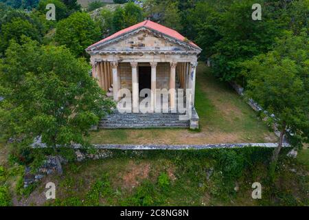 Neoklassizistische Kirche San Jorge in Las Fraguas, Arenas de Iguña. Besaya Valley, Kantabrien, Spanien, Europa Stockfoto