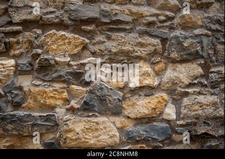 Wand aus großen alten Steinen Fragment gemacht Stockfoto
