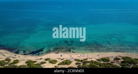 Punta Prosciutto ist ein wunderschöner Küstenabschnitt des Salento, der zur Gemeinde Porto Cesareo, Region Apulien, Süditalien, gehört. Stockfoto