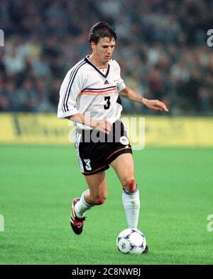 Westfalenstadion Dortmund Deutschland 8.9.1999, Fußball: Qualifikation für die Euro 2000, Deutschland (GER) vs Nordirland (NIR) 4:0 – Christian ZIEGE (GER) Stockfoto