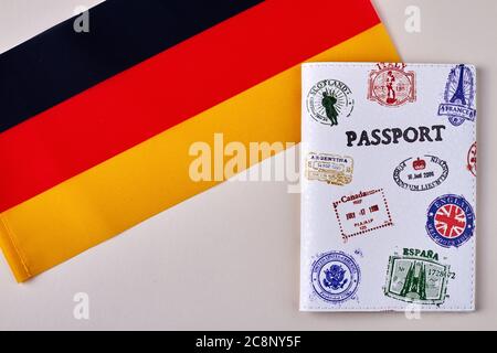Deutschland Flagge und Reisepass. Stockfoto