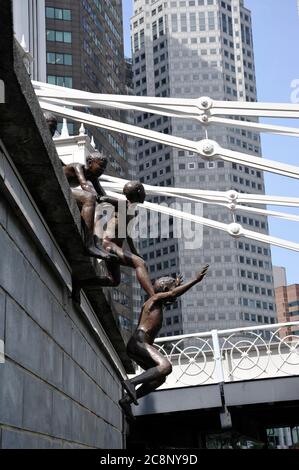 Statue der ersten Generation am Singapore River, Downtown Singapore. Stockfoto