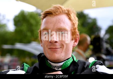 Jockey Thomas Greatrex nach dem Gewinn der Prinzessin Margaret Betfred Stakes mit Santosha auf Ascot Racecourse. Stockfoto