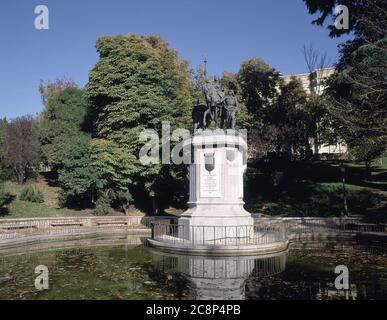 MONUMENTO A ISABEL LA CATOLICA - 1883. Autor: OMS MANUEL. Lage: AUSSEN. MADRID. SPANIEN. Stockfoto