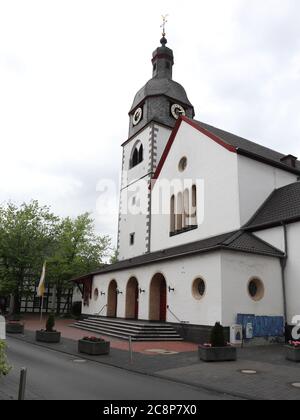 Rheinbach, Nordrhein-Westfalen/ Deutschland - Juni 14 2020: Katholische Kirche St. Martin in Rheinbach, Deutschland Stockfoto