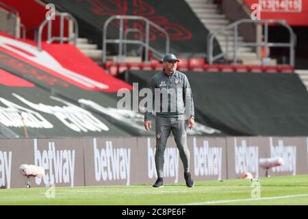 SOUTHAMPTON, GROSSBRITANNIEN. 26. JULI 2020 Southampton-Manager, Ralph Hasenhuttl beim Premier League-Spiel zwischen Southampton und Sheffield United im St Mary's Stadium, Southampton. (Kredit: Jon Bromley, Mi News) Kredit: MI Nachrichten & Sport /Alamy Live Nachrichten Stockfoto