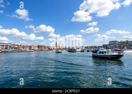 Seeblick auf Waren (Müritz), eine Stadt und Luftkurort im Bundesland Mecklenburg-Vorpommern Stockfoto