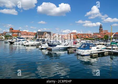 Seeblick auf Waren (Müritz), eine Stadt und Luftkurort im Bundesland Mecklenburg-Vorpommern Stockfoto