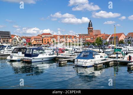 Seeblick auf Waren (Müritz), eine Stadt und Luftkurort im Bundesland Mecklenburg-Vorpommern Stockfoto