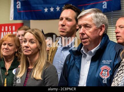 Missouri Gouverneur Mike Parson bei Josh Hawley für Senatsveranstaltung Stockfoto