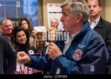 Missouri Gouverneur Mike Parson bei Josh Hawley für Senatsveranstaltung Stockfoto