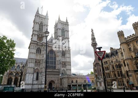 Westminster Abbey am Parliament Square in der City of Westminster, einer historischen königlichen Kirche. Stockfoto