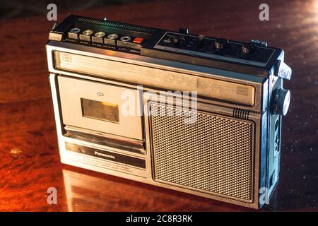 Ein alter, Vintage Retro-Stil silberne Boom-Box oder Radio-Kassette-Player Stockfoto