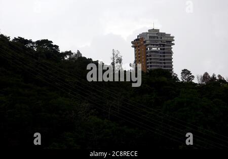 Valencia, Carabobo, Venezuela. Juli 2020. Juli 26, 2020. So sieht die Stadt Valencia, Venezuela, Minuten vor dem Tropensturm Gonzalo aus. Foto: Juan Carlos Hernandez. Quelle: Juan Carlos Hernandez/ZUMA Wire/Alamy Live News Stockfoto