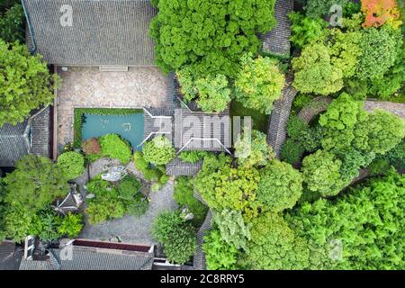 Luftaufnahme des alten traditionellen Gartens, Luftaufnahme in Suzhou, China. Stockfoto
