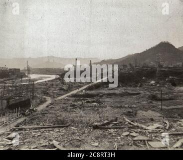 Szene in der Stadt Hiroshima, Japan nach dem Atombombenangriff - Ende 1945 oder Anfang 1946 Stockfoto