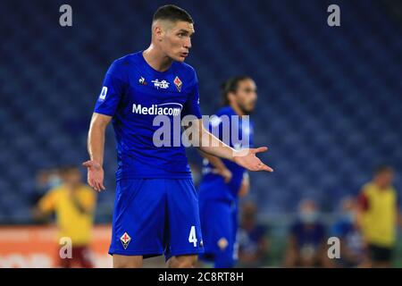 Rom, Italien. Juli 2020. Nikola Milenkovic (Fiorentina) während des Serie A Tim Spiels zwischen AS Roma und ACF Fiorentina im Stadio Olimpico am 26. Juli 2020 in Rom, Italien. (Foto von Giuseppe Fama/Pacific Press/Sipa USA) Quelle: SIPA USA/Alamy Live News Stockfoto