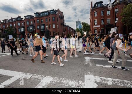 26. Juli 2020, Boston, Massachusetts, USA: Schwarze Leben sind die Angelegenheit Demonstranten marschieren in Boston. Quelle: Keiko Hiromi/AFLO/Alamy Live News Stockfoto