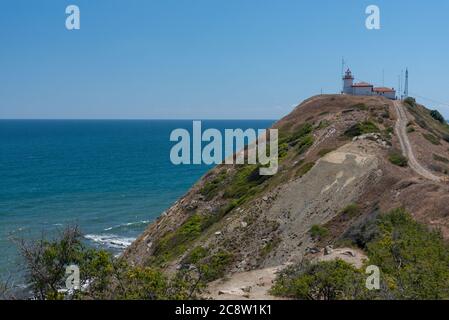 Meereslandschaft vom Kap Emine an der bulgarischen Schwarzmeerküste An einem heißen Sommertag Stockfoto