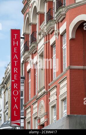 Das Theater Royal Brighton, das, wie die meisten britischen Theater, wegen der Covid-Pandemie in absehbarer Zeit geschlossen sein wird. New Road, Brighton, Stockfoto