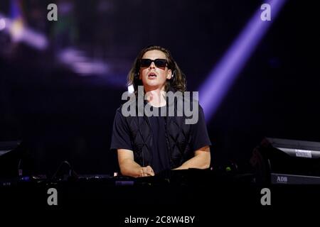 Köln, Deutschland. Juli 2020. Nils Rondhuis vom DJ-Team Yellow Claw in der Arena Jetzt! Konzert unter Coronaschutzmaßnahmen in der Lanxess Arena. Köln, 25. Juli 2020 Quelle: dpa/Alamy Live News Stockfoto