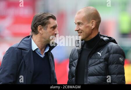 Ingolstadt, Deutschland. 22. Okt, 2016. firo Fußball, Fußball, 22.10.2016 1. Bundesliga, 1. BL Saison 2016/2017 FC Ingolstadt - BVB Borussia Dortmund BVB-Manager Sportdirektor Michael Zorc, BVB Carsten Cramer, Marketing Management weltweit Credit: dpa/Alamy Live News Stockfoto