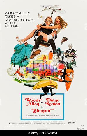 Sleeper (1973) Regie: Woody Allen mit Woody Allen, Diane Keaton, John Bec und Mary Gregory. Ein Nerd, der kryogen gefroren ist, wird 200 Jahre später aufgetaut und hilft, das unterdrückende Regime in einer tapferen neuen dystopischen Welt zu bekämpfen. Stockfoto