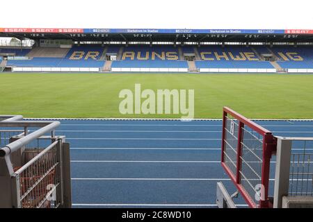 Braunschweig, Deutschland. 17. Juli 2020. firo: 17.07.2020, Fußball, 2.Bundesliga, Saison 2020/2021, Eintracht Braunschweig, Eintracht-Stadion, Regie Deutsche Leichtathletik-Meisterschaften 2020, Karriere, Tor Quelle: dpa/Alamy Live News Stockfoto