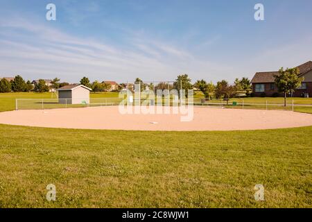 Weitwinkelansicht eines Baseball-Diamanten #2 in einem Stadtpark Stockfoto