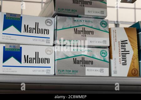 Indianapolis - ca. Juli 2020: Marlboro Zigarettenschachtel. Marlboro ist ein Produkt der Altria Group. Stockfoto