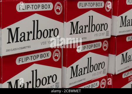 Indianapolis - ca. Juli 2020: Marlboro Zigarettenschachtel. Marlboro ist ein Produkt der Altria Group. Stockfoto