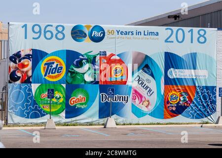 Lima - circa Juli 2020: Procter & Gamble Lima Produktionsanlage. P&G ist der weltweit größte Werbekunde mit Dutzenden von Verbrauchermarken und -Produkten. Stockfoto