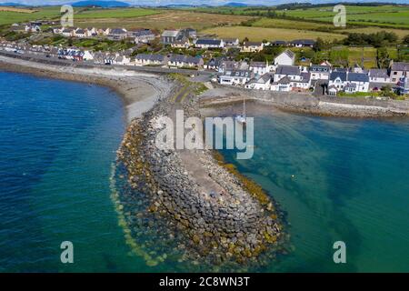 Luftaufnahme von Port William Hafen und Dorf, Luce Bay, Dumfries & Galloway, Schottland. Stockfoto