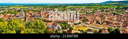 Blick auf Obernai, eine Stadt in Bas-Rhin, Frankreich Stockfoto