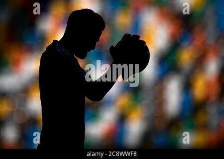 Udine, Italien - 23. Juli 2020: Carlo Pinsoglio von Juventus FC in Aktion während des Aufwärmparnums vor dem Fußballspiel Serie A zwischen Udinese Calcio und Juventus FC. Udinese Calcio gewann 2-1 gegen Juventus FC. Quelle: Nicolò Campo/Alamy Live News Stockfoto