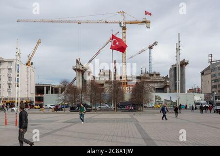 Rekonstruktion des neuen Atatürk Kulturzentrums auf dem Taksim Platz in Istanbul / Türkei. Stockfoto