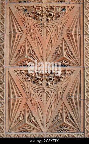 Detail der dekorativen Terracotta-Verkleidung am Guaranty Building (1896) in Buffalo, NY, entworfen von den Architekten Louis Sullivan und Dankmar Adler. Stockfoto
