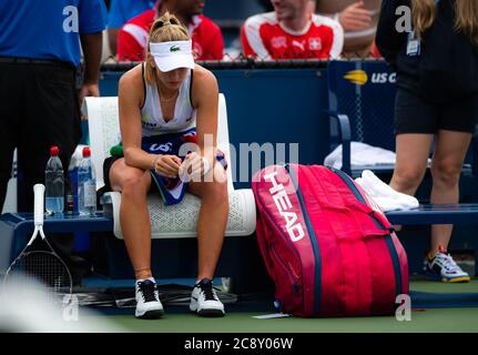 Jil Teichmann aus der Schweiz in Aktion während ihres Erstkampfes beim US Open Grand Slam Tennisturnier 2019 Stockfoto