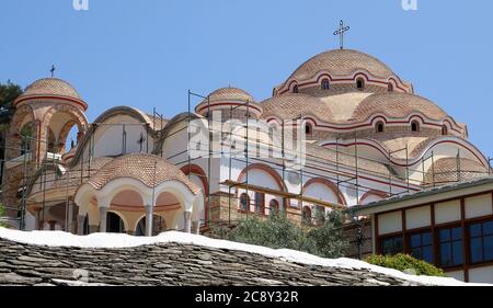 Restaurierung der schönen christlich-orthodoxen Kirche in Griechenland Stockfoto